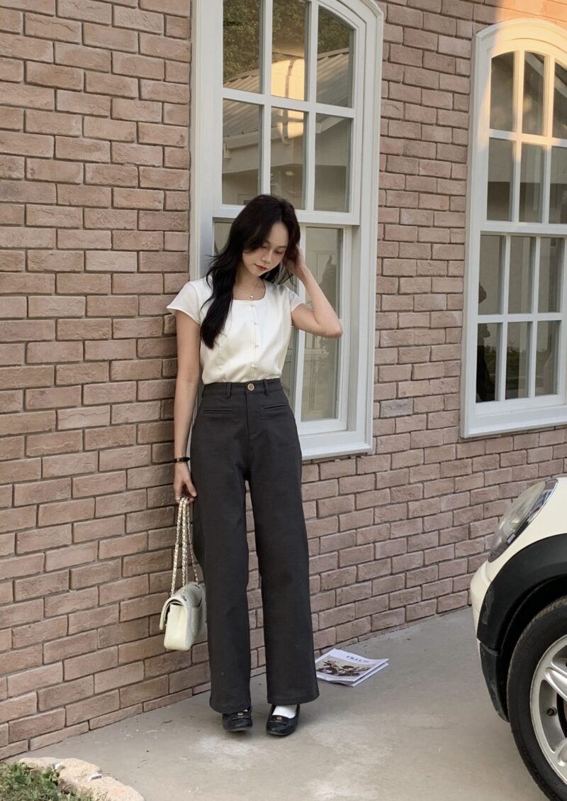 白桃茉莉~ 珍珠扣莱赛尔天丝高级感上衣 Molly Soft Tencel Pearl Top (White 杏仁白)