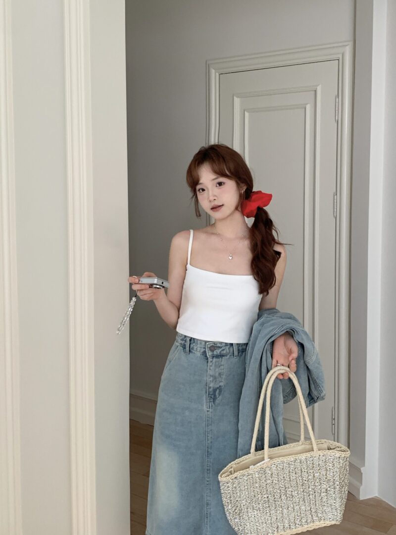 完美内搭~ 双层厚实冰丝棉吊带背心 Ice Cotton Singlet in White - Image 3