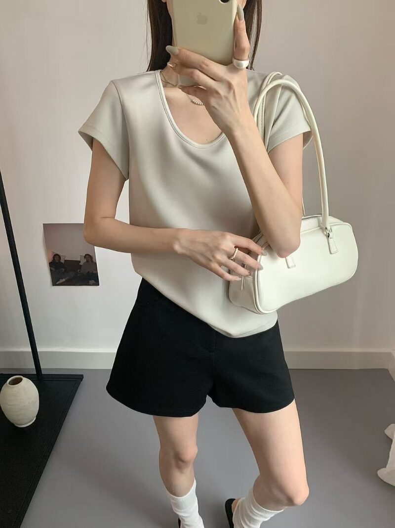 零重力感~ 质感铜氨丝空气小飞袖U领Tee (浅豆绿) | SilkAir U-Neck Tee (Greenbean)