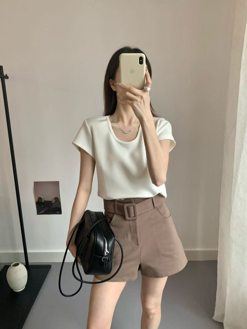 零重力感~ 质感铜氨丝空气小飞袖U领Tee (浅豆绿) | SilkAir U-Neck Tee (Greenbean) - Image 4