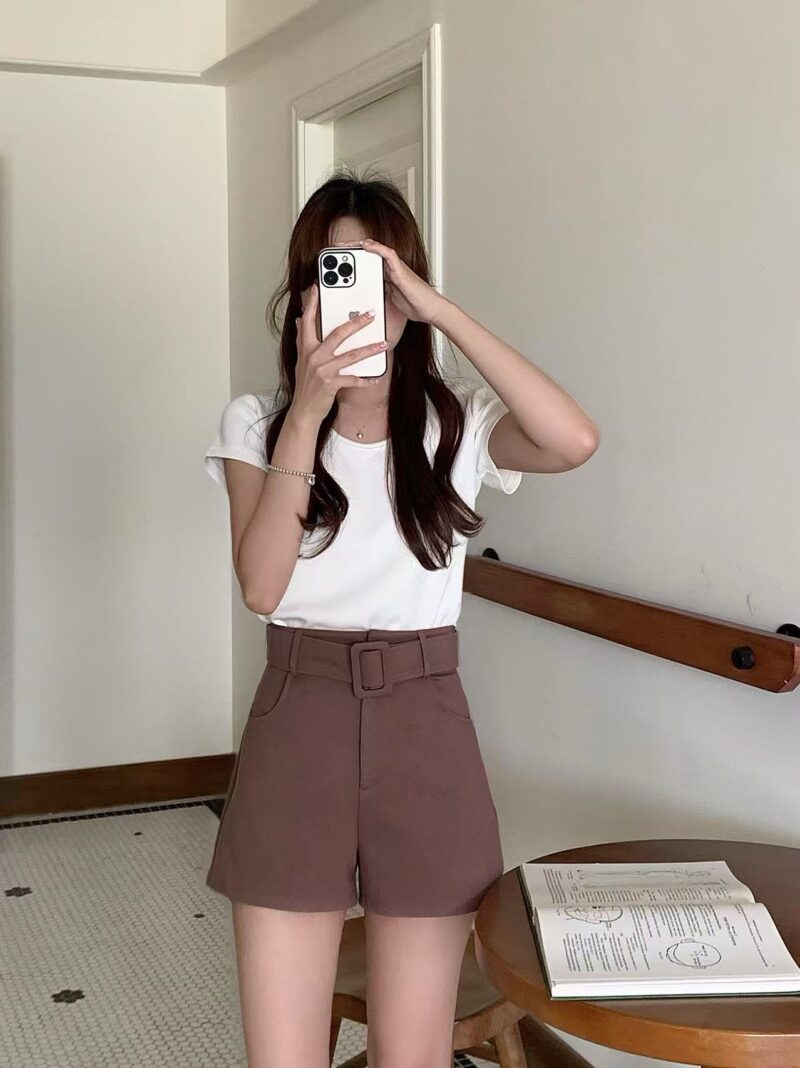 假跨消失术~ 厚实弹力基础高腰短裤 咖啡棕色 Clara Shorts with Belt in Coffee - Image 6