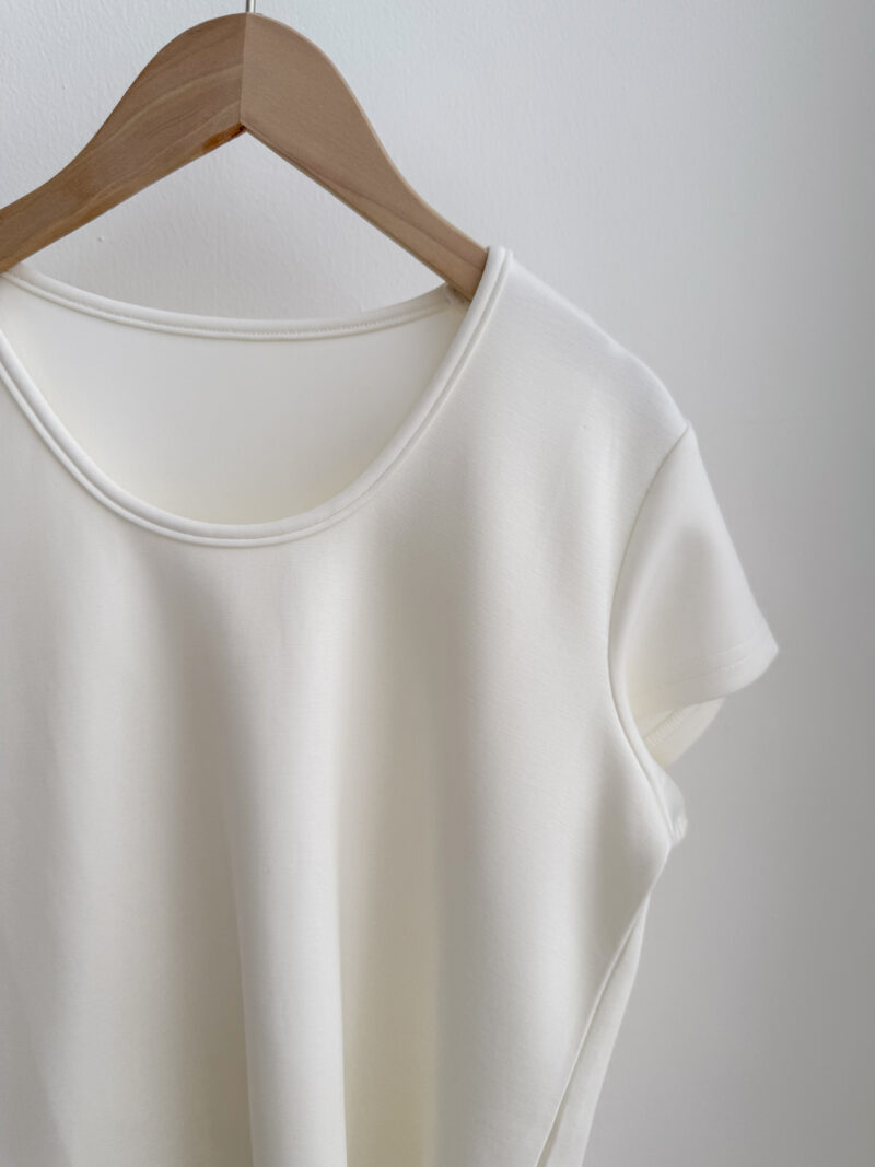 零重力感~ 质感铜氨丝空气小飞袖U领Tee (浅豆绿) | SilkAir U-Neck Tee (Greenbean) - Image 14