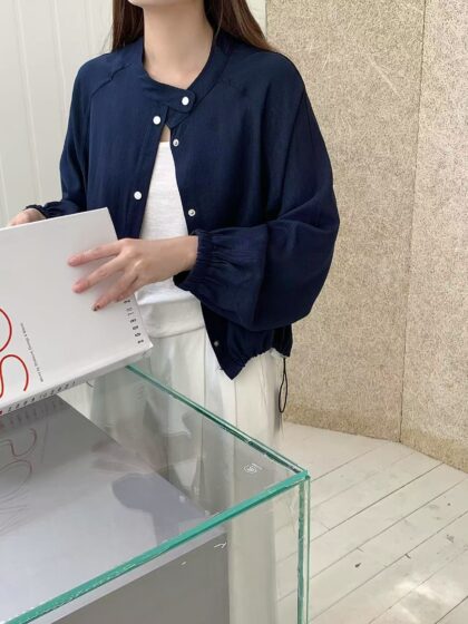 柔光轻洒~ 轻盈宽松个性外套 (藏蓝色) | Lightweight & Relaxed Fit (Navy Blue)