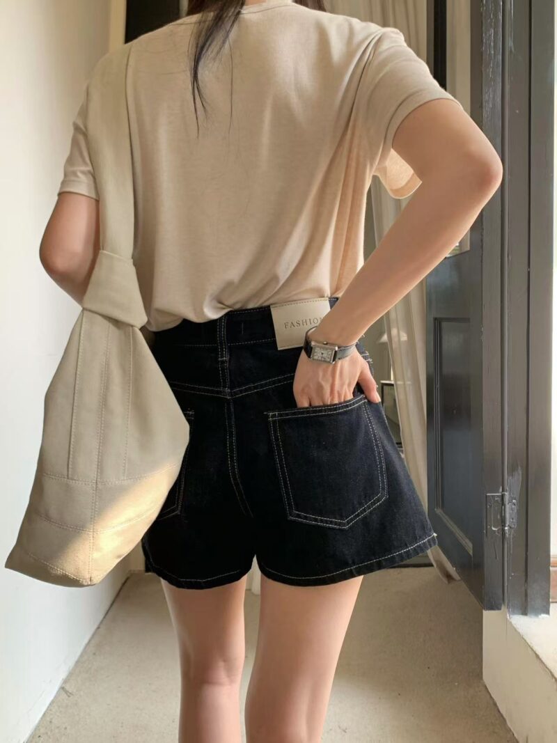 复古单宁~ 深蓝明线中高腰A字短裤 | Retro Denim Shorts in Dark Blue - Image 2