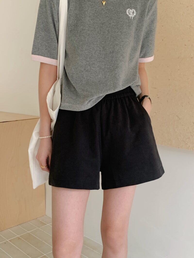 雾黑高腰短裤 in Size S - Image 3