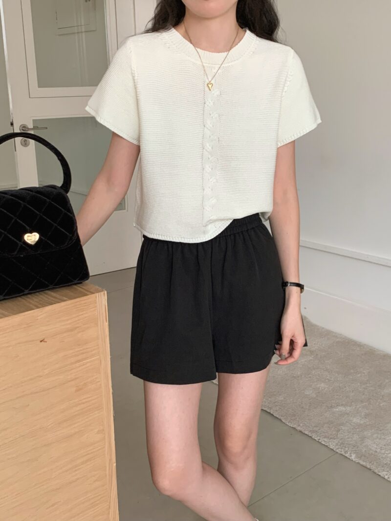 雾黑高腰短裤 in Size S
