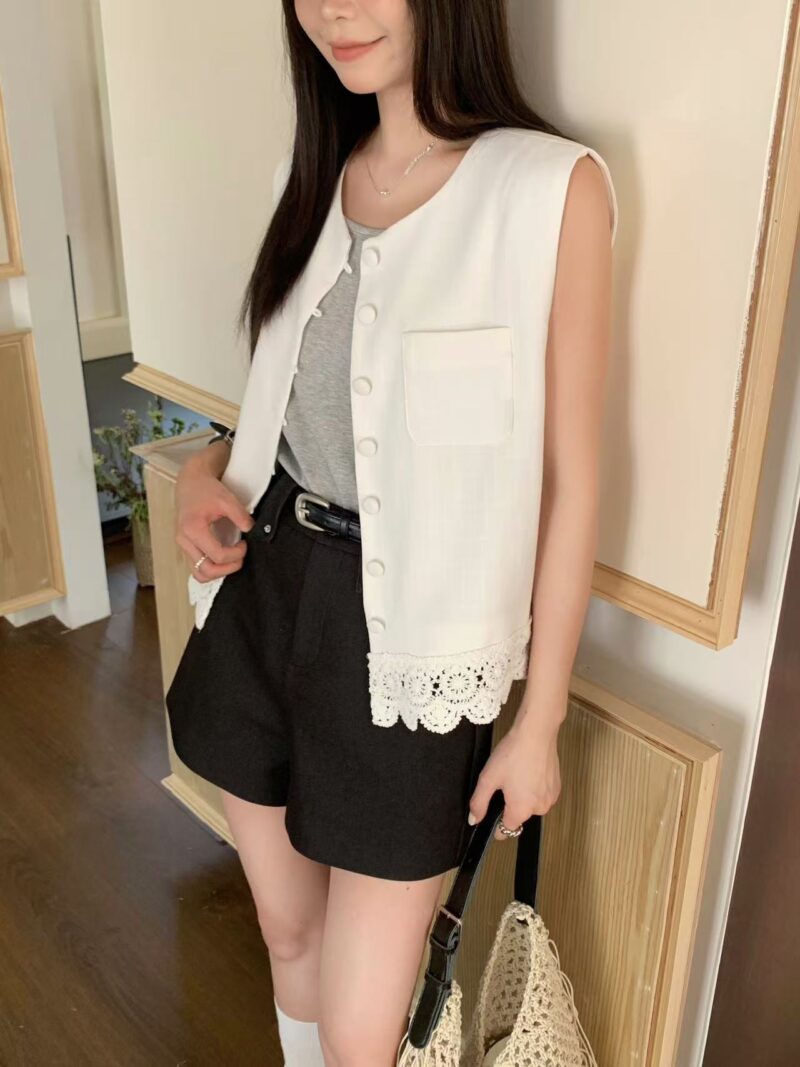 一衣多穿~ 蕾丝拼接高质感马甲外套 | The Multi-Mood Vest