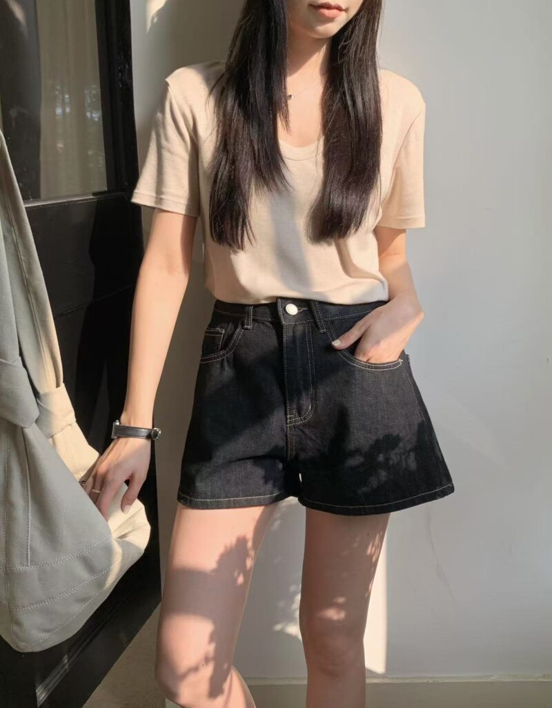 复古单宁~ 深蓝明线中高腰A字短裤 | Retro Denim Shorts in Dark Blue - Image 4