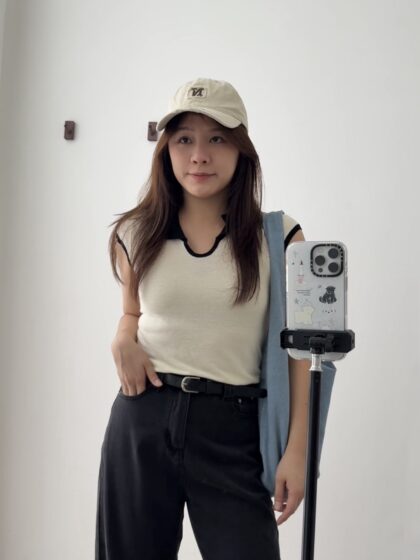 一见如初~ 撞色针织Polo领休闲上衣 (白色) | Knit Casual Polo Top in White