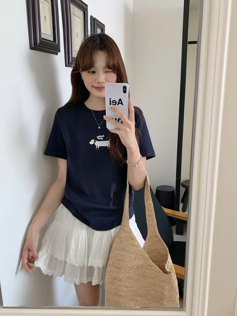 刺绣腊肠狗~ 超舒适level100%刺绣Tee 深蓝色 | Dachshund Embroidery Tee in Navy