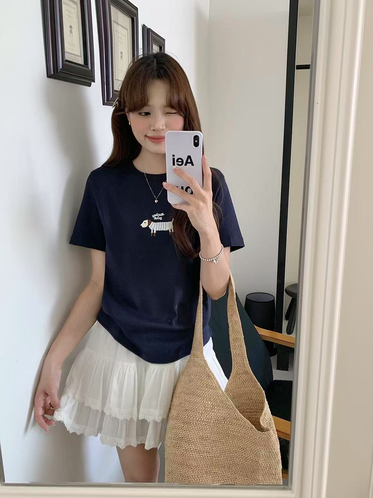 刺绣腊肠狗~ 超舒适level100%刺绣Tee 深蓝色 | Dachshund Embroidery Tee in Navy