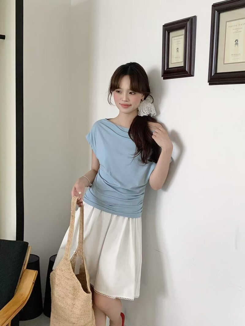 微甜心思~ 高弹力舒适棉斜肩上衣 白色 | Soft Bloom Top in White - Image 5