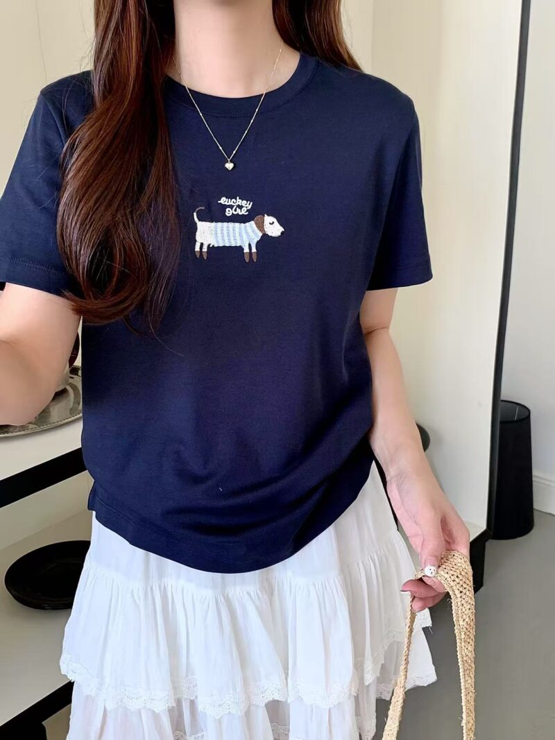 刺绣腊肠狗~ 超舒适level100%刺绣Tee 深蓝色 | Dachshund Embroidery Tee in Navy - Image 7