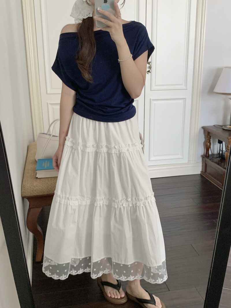 微甜心思~ 高弹力舒适棉斜肩上衣 白色 | Soft Bloom Top in White - Image 10