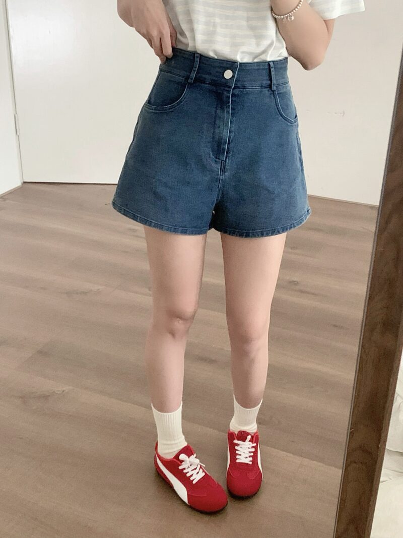 [PREORDER] Dark Wash HW Stretch Denim Shorts - Image 2