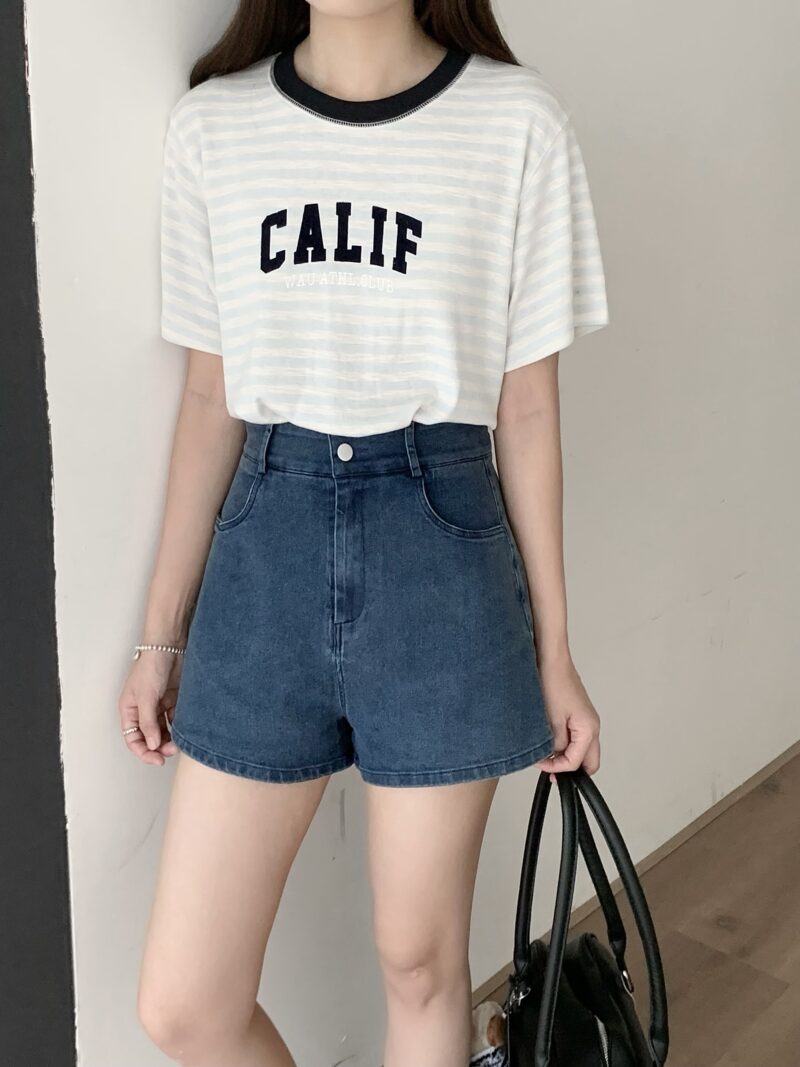 [PREORDER] Dark Wash HW Stretch Denim Shorts - Image 4