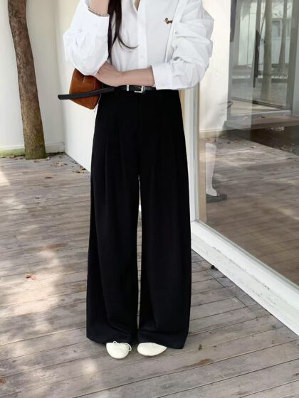 Pleated Straight Leg Culottes in Black